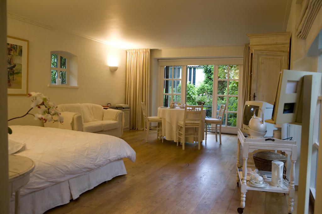 Guesthouse Veerhoeve สเลาส์ ห้อง รูปภาพ